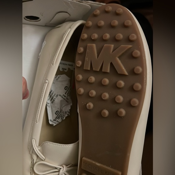 NIB Michael Kors Daisy Moccasins Moc white flat size 11 Leather new with box - Picture 11 of 14